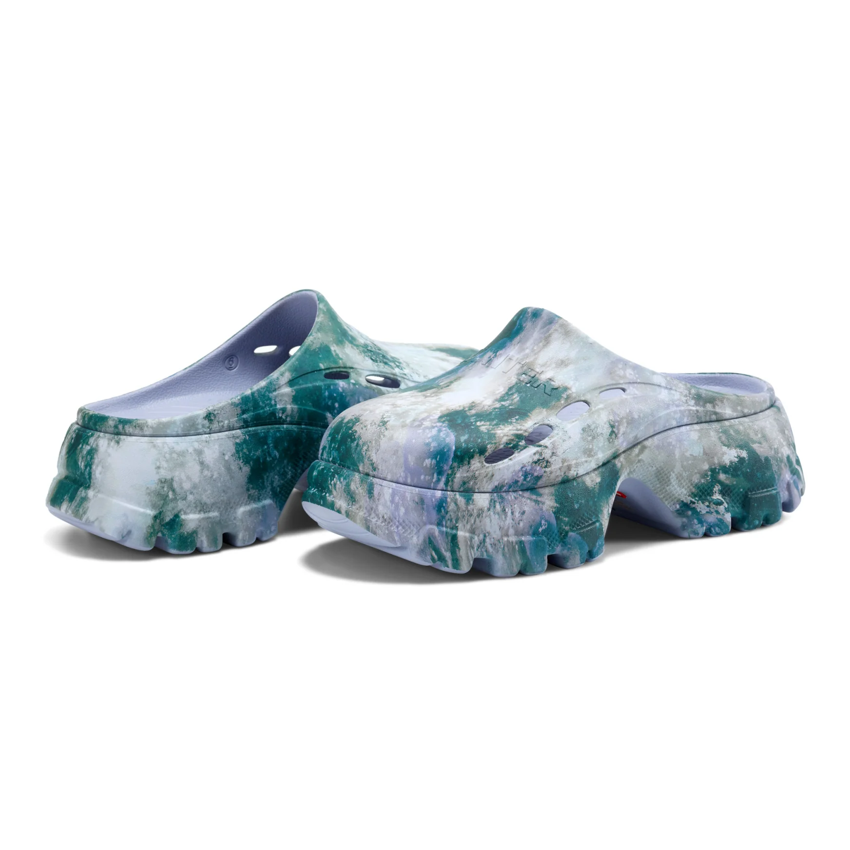 Women's Bryce Slip-on Closed Toe Casual Clogs - Image 7